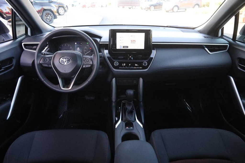 Toyota Corolla Cross Vehicle Full-screen Gallery Image 20