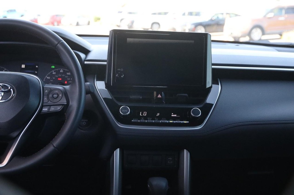 Toyota Corolla Cross Vehicle Full-screen Gallery Image 23
