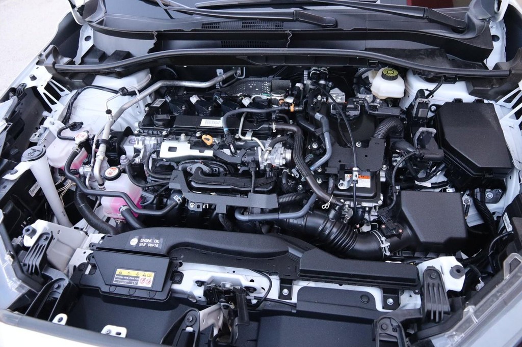 Toyota Corolla Cross Vehicle Full-screen Gallery Image 26
