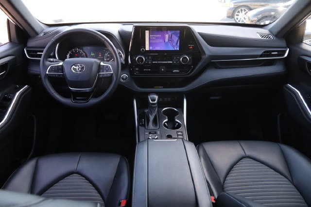 Toyota Highlander Vehicle Image 26