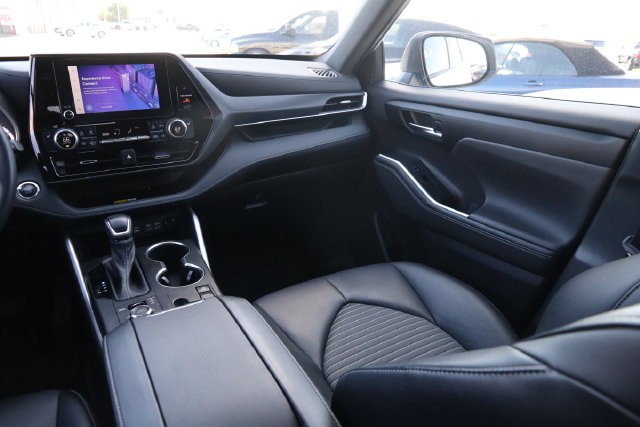Toyota Highlander Vehicle Image 30