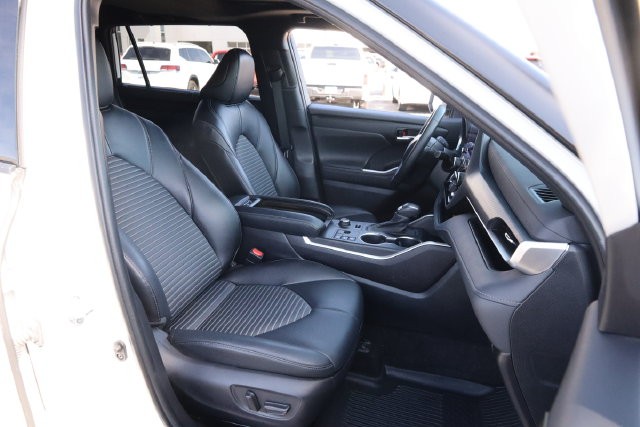 Toyota Highlander Vehicle Image 31