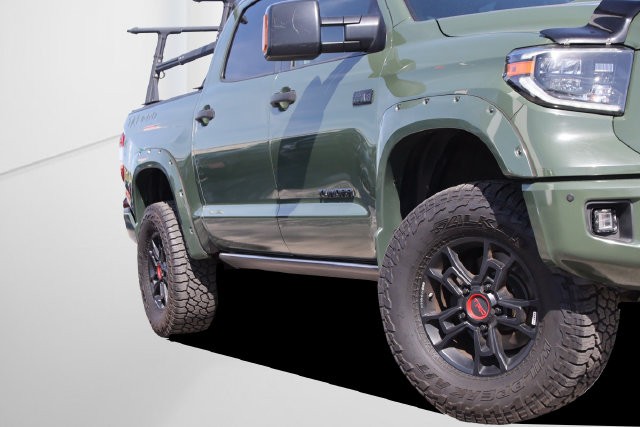 Toyota Tundra 4WD Vehicle Image 03
