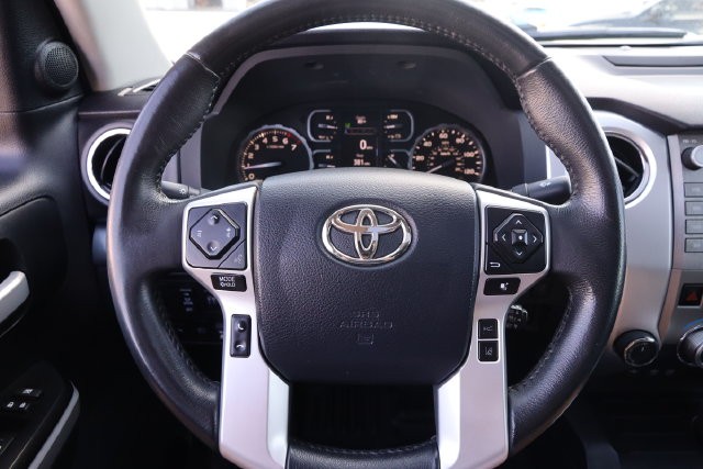 Toyota Tundra 4WD Vehicle Image 11