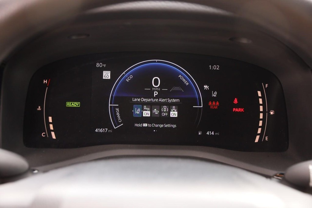 Toyota Camry Vehicle Full-screen Gallery Image 13