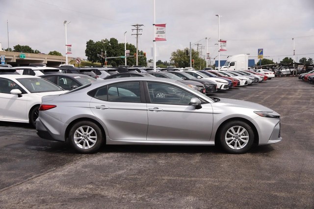 Toyota Camry Vehicle Image 05