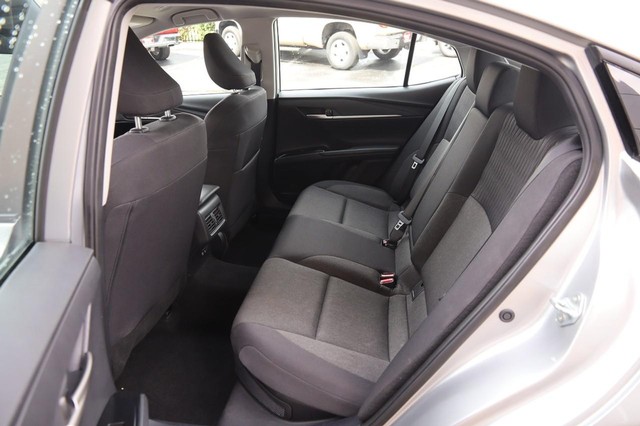 Toyota Camry Vehicle Image 09