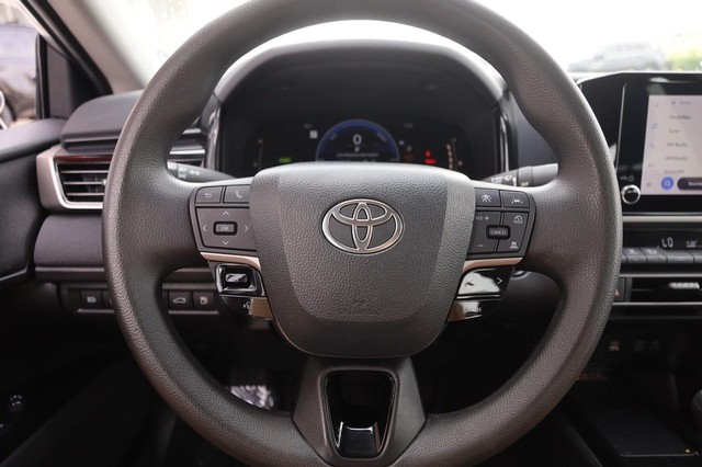 Toyota Camry Vehicle Image 10