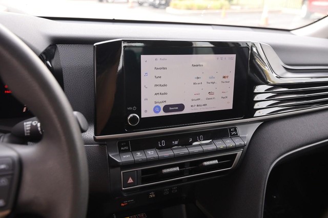 Toyota Camry Vehicle Image 15