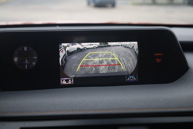 Lexus UX Vehicle Image 16