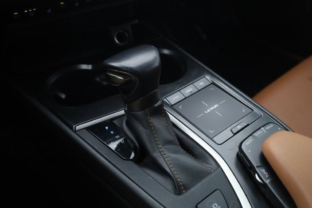 Lexus UX Vehicle Image 20