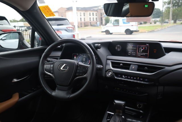 Lexus UX Vehicle Image 24