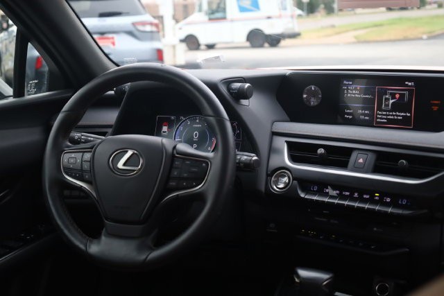 Lexus UX Vehicle Image 25
