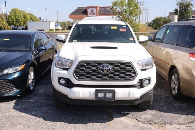 Toyota Tacoma 4WD Vehicle Image 04