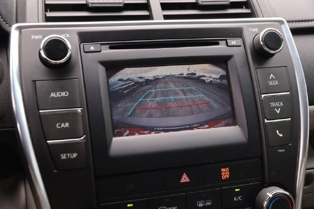 Toyota Camry Vehicle Image 16
