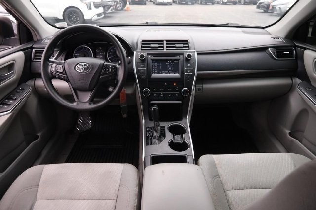Toyota Camry Vehicle Image 19