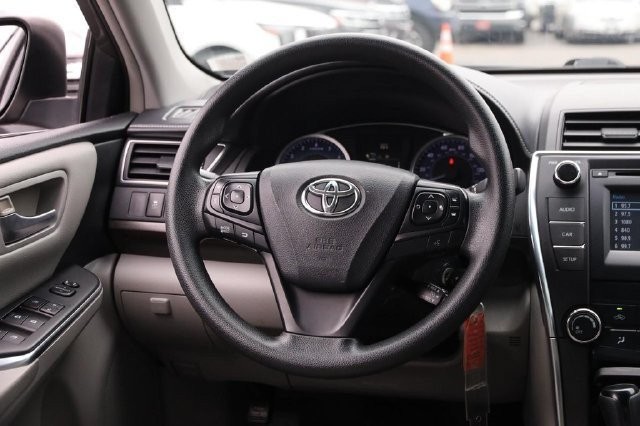 Toyota Camry Vehicle Image 21