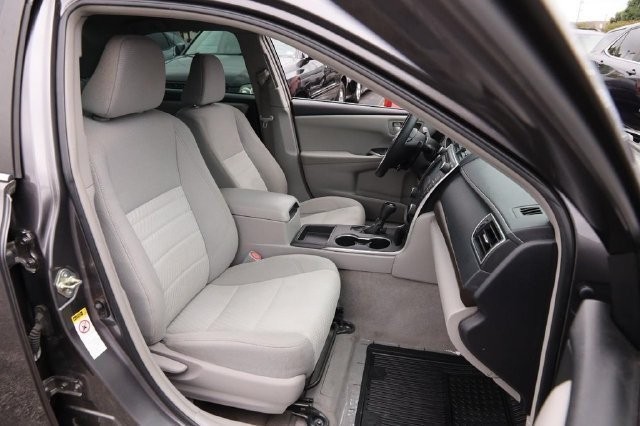 Toyota Camry Vehicle Image 24
