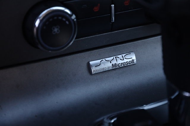 Ford Mustang Vehicle Full-screen Gallery Image 10