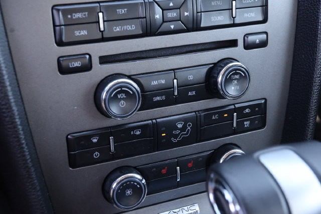 Ford Mustang Vehicle Full-screen Gallery Image 11