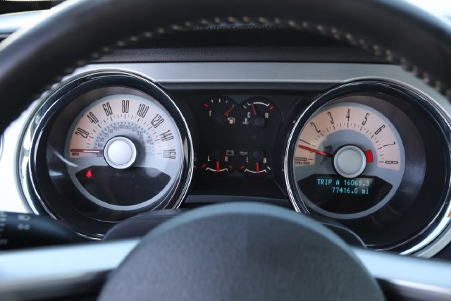 Ford Mustang Vehicle Full-screen Gallery Image 14