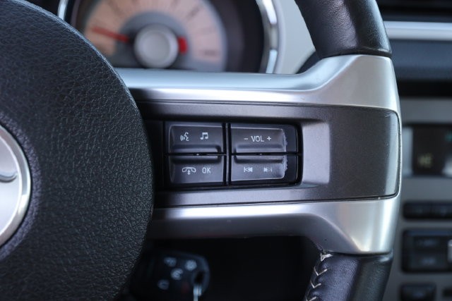 Ford Mustang Vehicle Full-screen Gallery Image 15