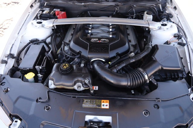 Ford Mustang Vehicle Full-screen Gallery Image 25