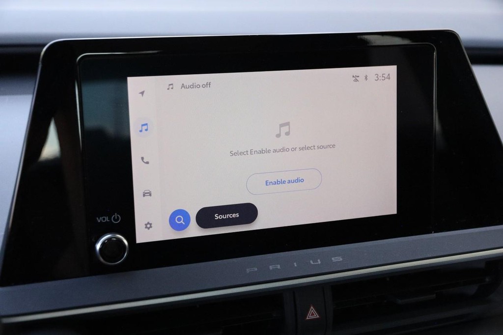 Toyota Prius Vehicle Full-screen Gallery Image 16