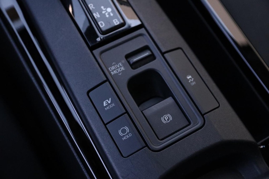 Toyota Prius Vehicle Full-screen Gallery Image 19