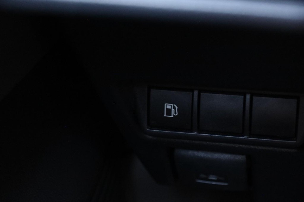 Toyota Prius Vehicle Full-screen Gallery Image 21