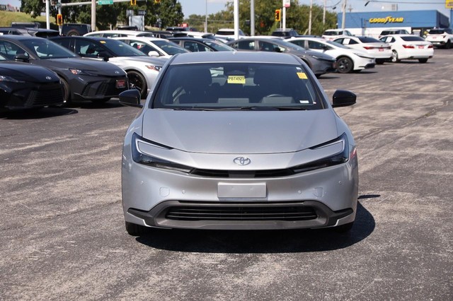 Toyota Prius Vehicle Image 04
