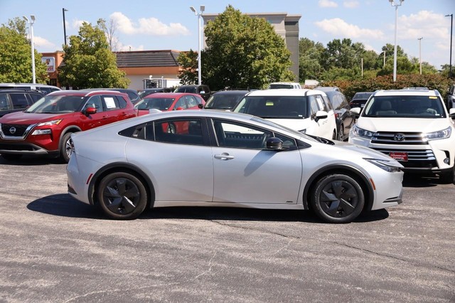 Toyota Prius Vehicle Image 05