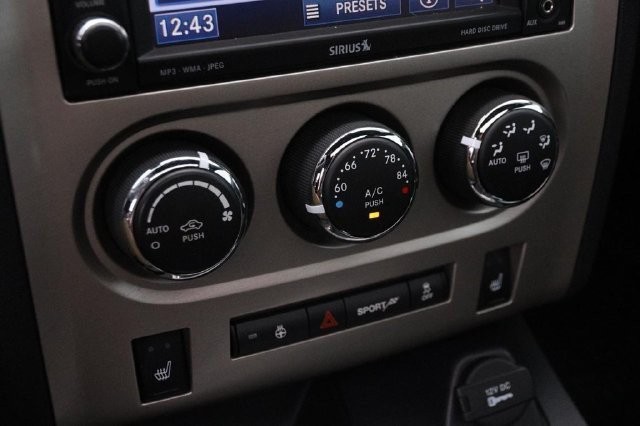 Dodge Challenger Vehicle Image 17