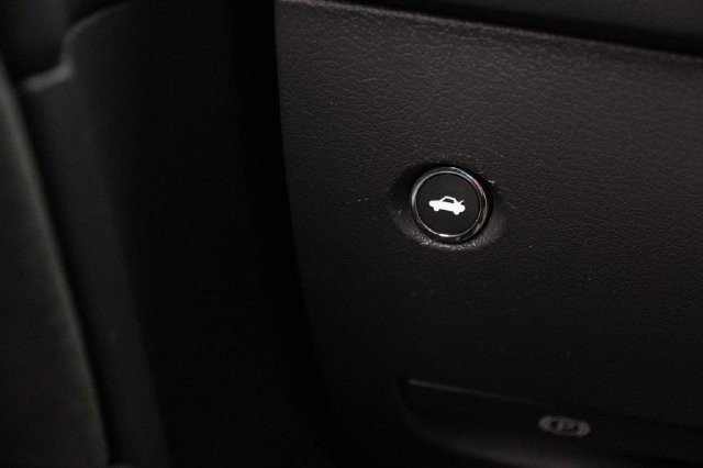 Dodge Challenger Vehicle Image 22