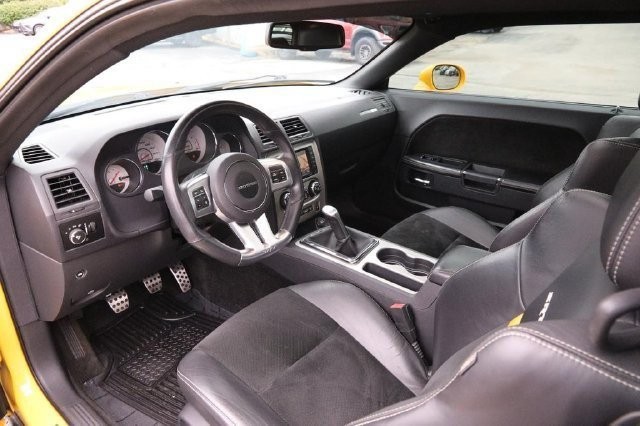 Dodge Challenger Vehicle Image 25