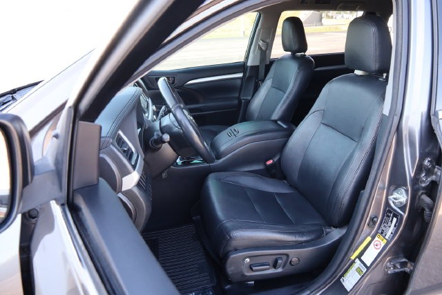 Toyota Highlander Vehicle Image 09