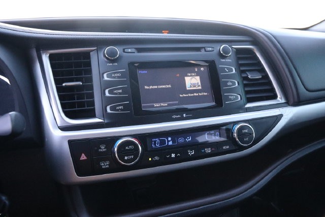 Toyota Highlander Vehicle Image 16