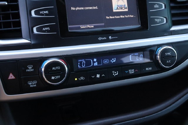 Toyota Highlander Vehicle Image 19