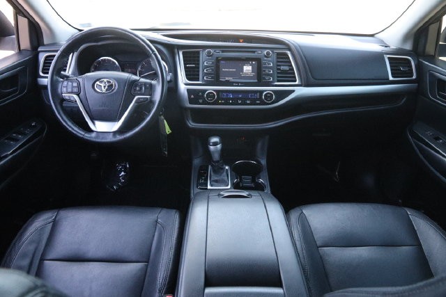 Toyota Highlander Vehicle Image 22