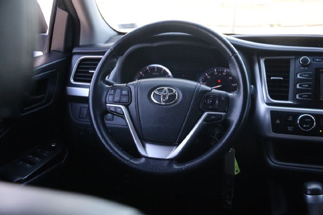 Toyota Highlander Vehicle Image 24