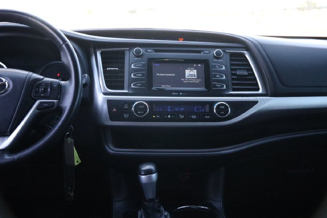 Toyota Highlander Vehicle Image 25