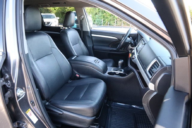 Toyota Highlander Vehicle Image 27