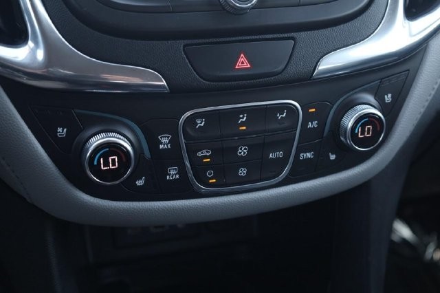 Chevrolet Equinox Vehicle Full-screen Gallery Image 16