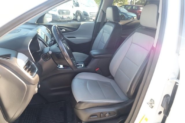Chevrolet Equinox Vehicle Full-screen Gallery Image 19