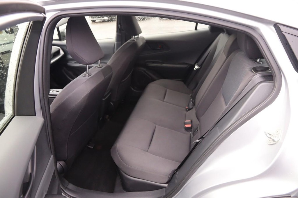 Toyota Prius Vehicle Full-screen Gallery Image 9