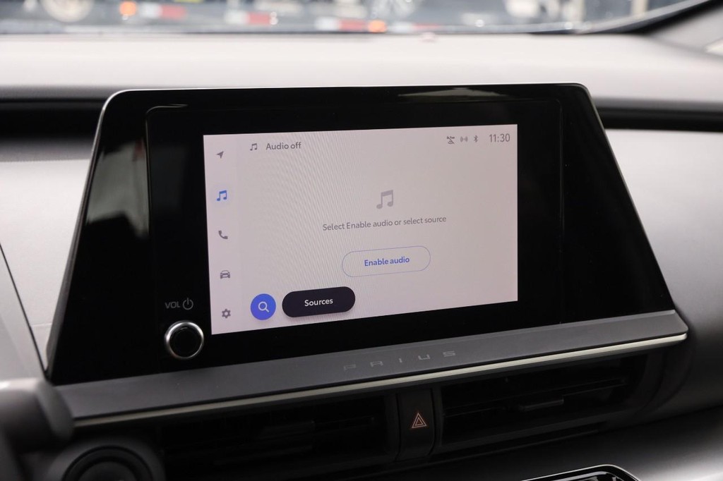 Toyota Prius Vehicle Full-screen Gallery Image 15