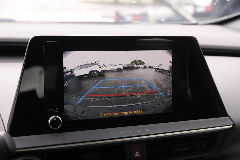 Toyota Prius Vehicle Full-screen Gallery Image 16