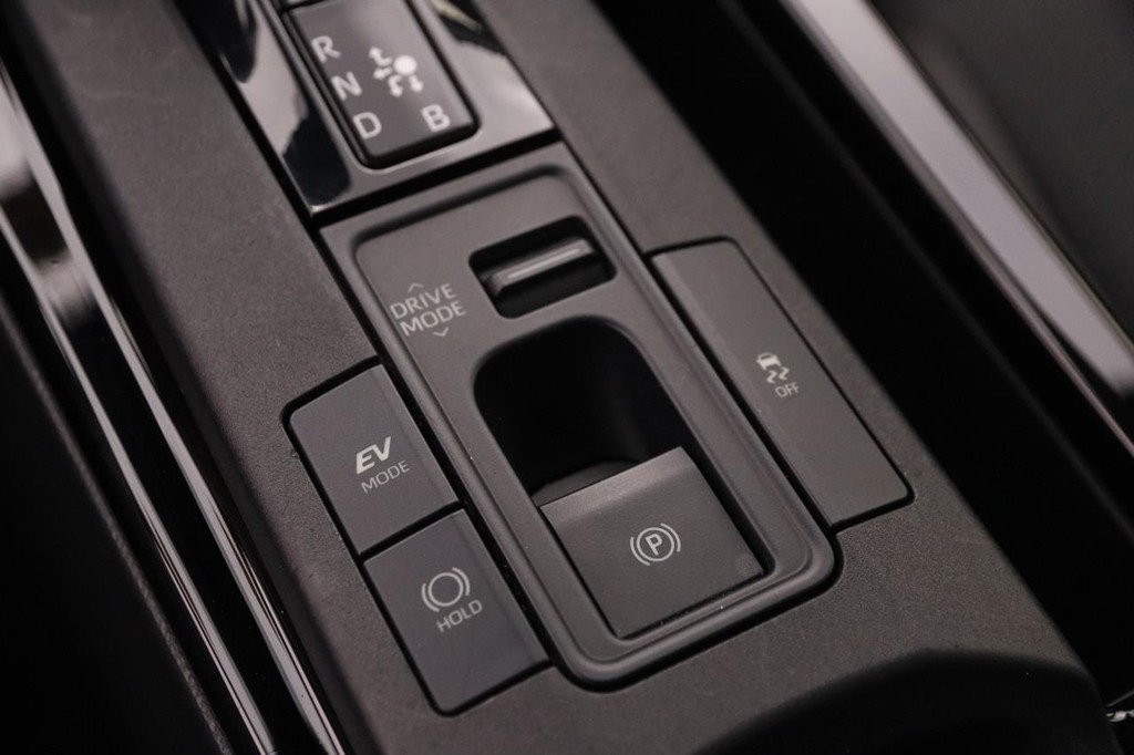 Toyota Prius Vehicle Full-screen Gallery Image 19
