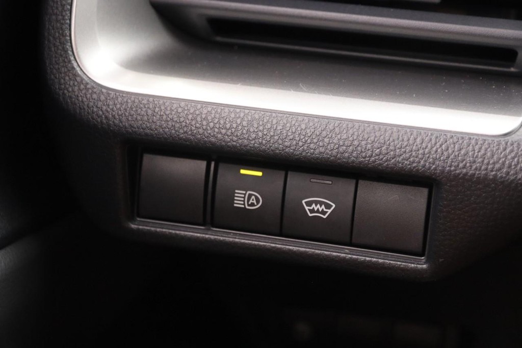 Toyota Prius Vehicle Full-screen Gallery Image 20