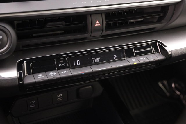 Toyota Prius Vehicle Image 17